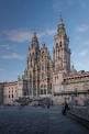 Vista lateral de la Catedral de Santiago de Compostela desde la plaza