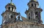 Detalle de las torres barrocas de la Basílica de Santa María la Mayor en Pontevedra