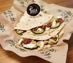 Piada Romagnola rellena con ingredientes frescos