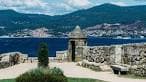 Garita histórica del fuerte con vistas a la ría de Vigo