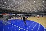 Partido de balonmano en la pista azul del Pabellón Municipal de Deportes