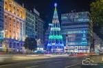 Cantón Grande de A Coruña iluminado con un árbol de Navidad por la noche.