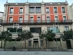 Fachada del histórico Edificio Olmedo en la Praza de Curros Enríquez