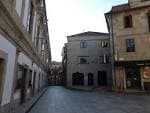 La Casa das Campás al final de una calle empedrada en el casco antiguo de Pontevedra