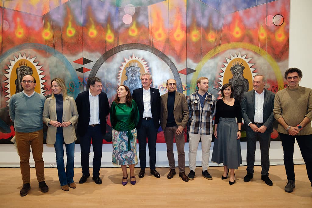 Inauguración de exposición en la Fundación Manuel Moldes con asistentes