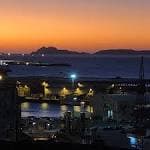 Panorámica nocturna de la Ría de Vigo y el puerto desde el Paseo de Alfonso XII