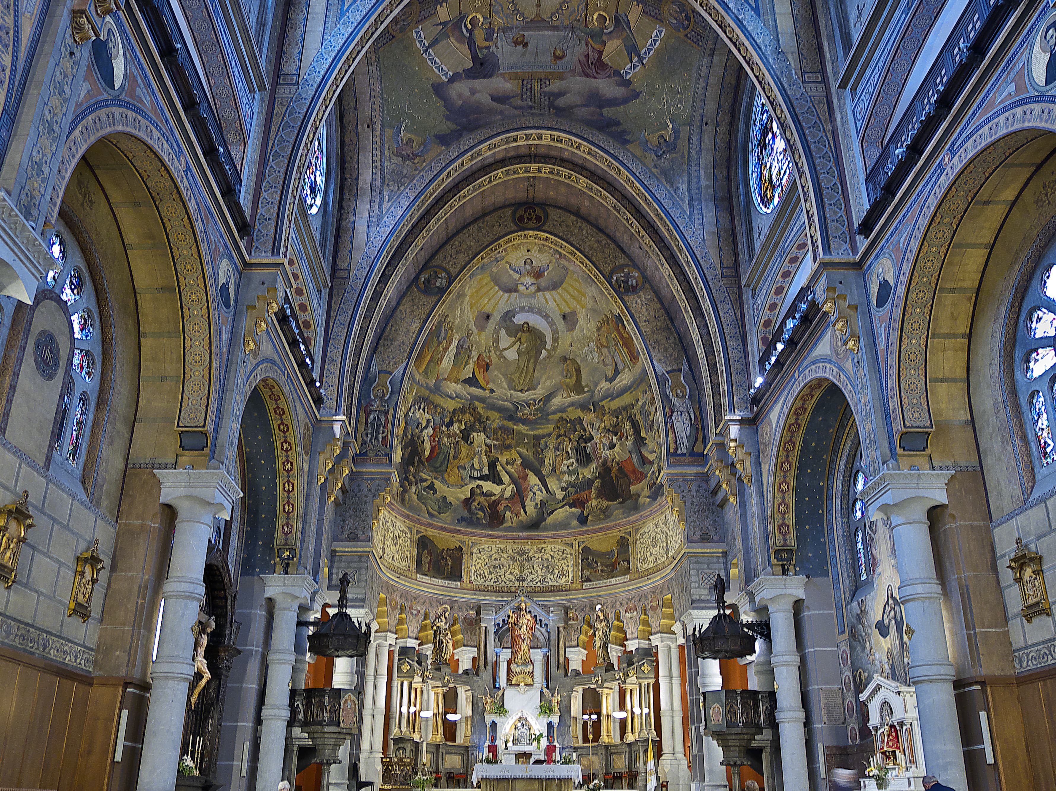 File:Basílica del Sagrado Corazón de Jesús, Gijón. Interior.jpg ...
