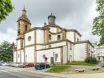 Vista lateral de la Concatedral de San Julián de Ferrol y su entorno