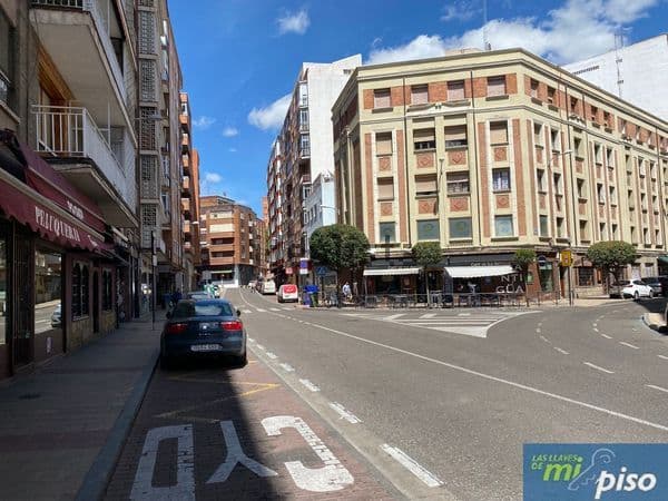 Piso en venta en calle Marqués del Duero s/n, Centro, Valladolid ...
