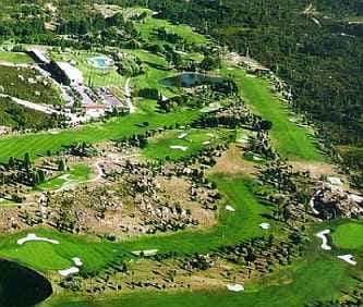 Vista aérea panorámica del campo de golf Real Montealegre