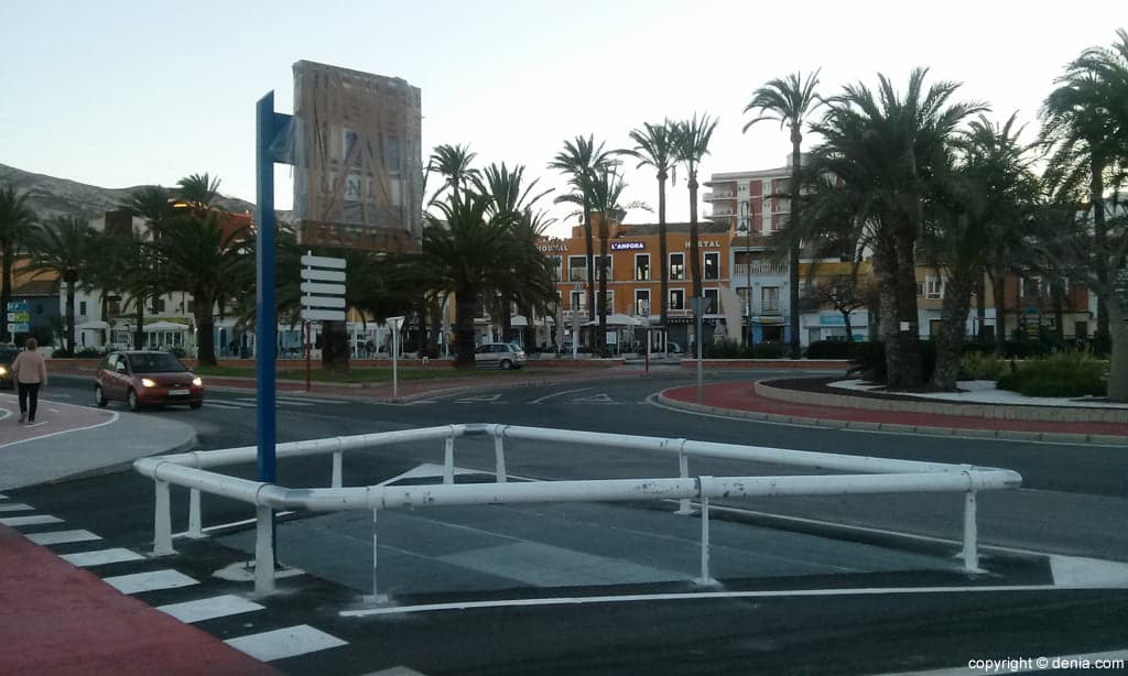 Port of Dénia - entrance to the parking of the Lonja - Dénia.com
