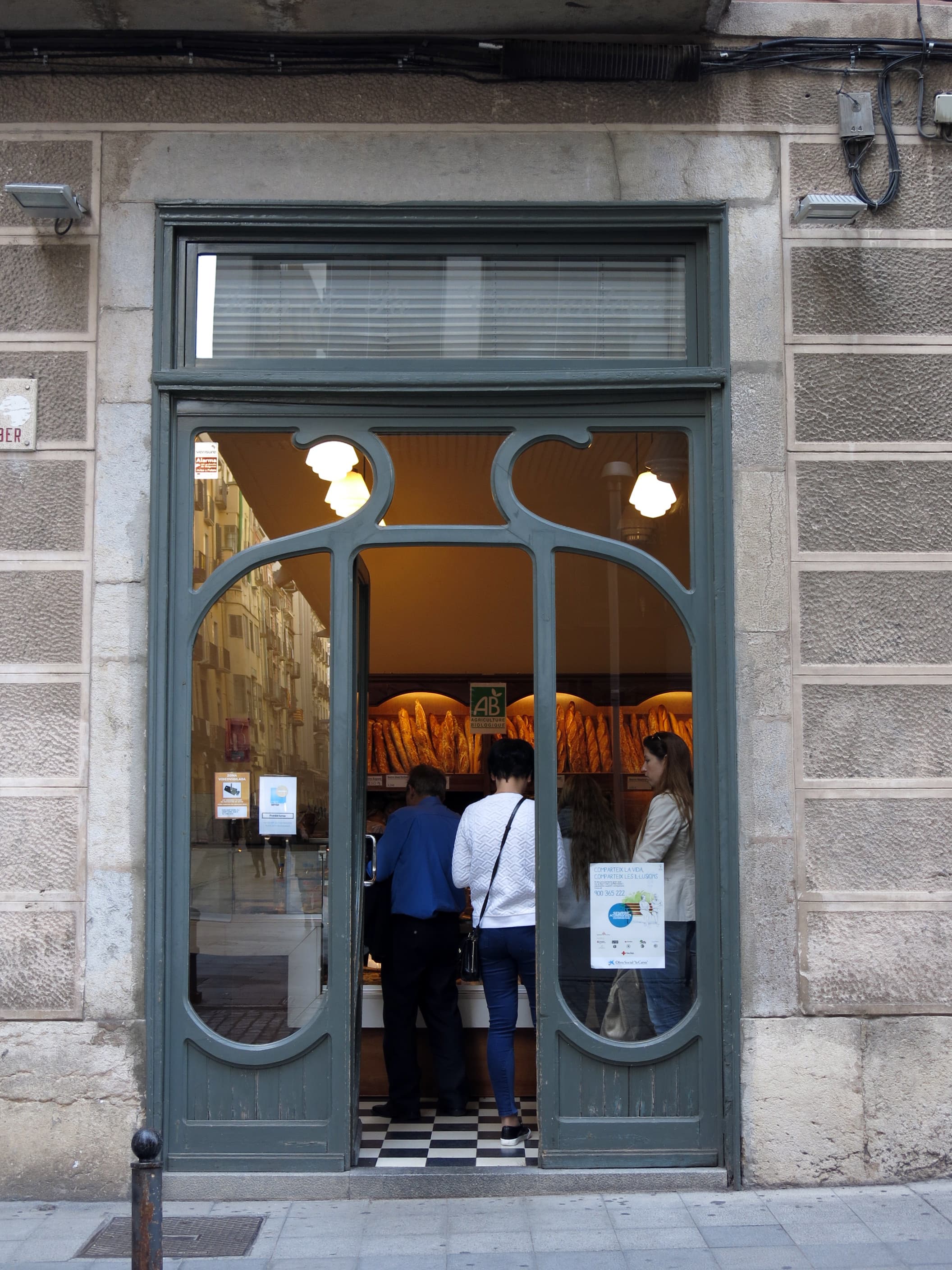 File:126 Casa Arnau, c. Nou 16 (Girona), façana c. Cristòfol ...