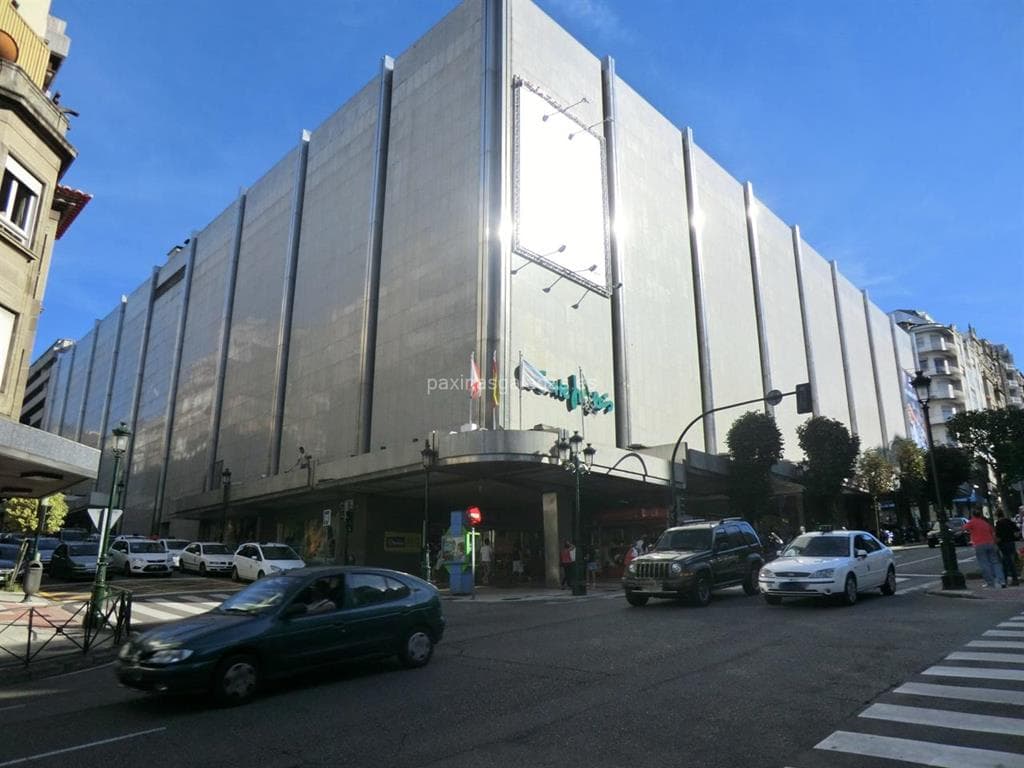 Conciertos en la marquesina de El Corte Inglés