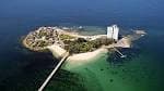 Vista aérea de la Isla de Toralla y su puente de acceso