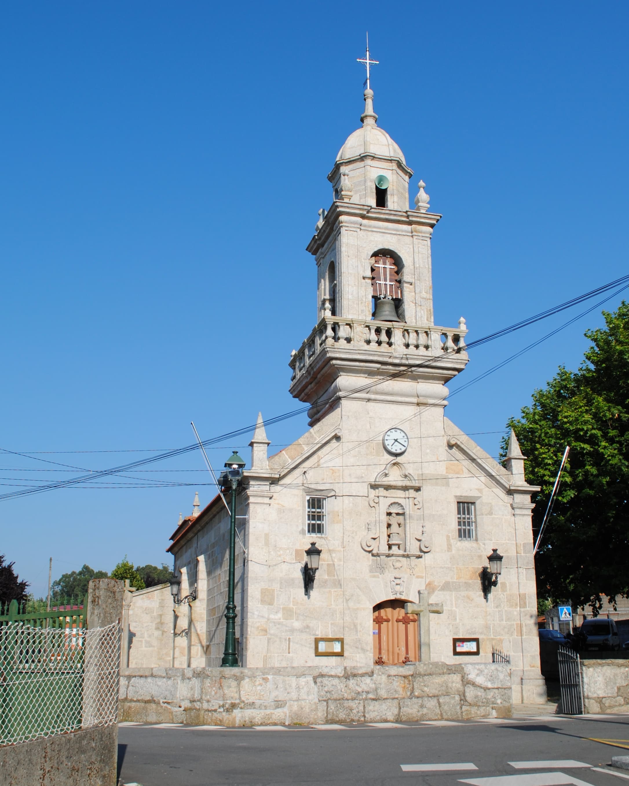 Igrexa de San Esteban de Beade