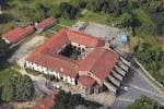 Vista aérea del complejo de la Colegiata do Sar y sus edificios circundantes