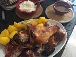 Cochinillo asado entero con patatas