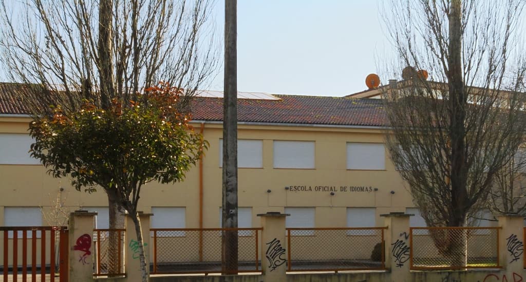 Fachada principal de la Escuela Oficial de Idiomas de Pontevedra