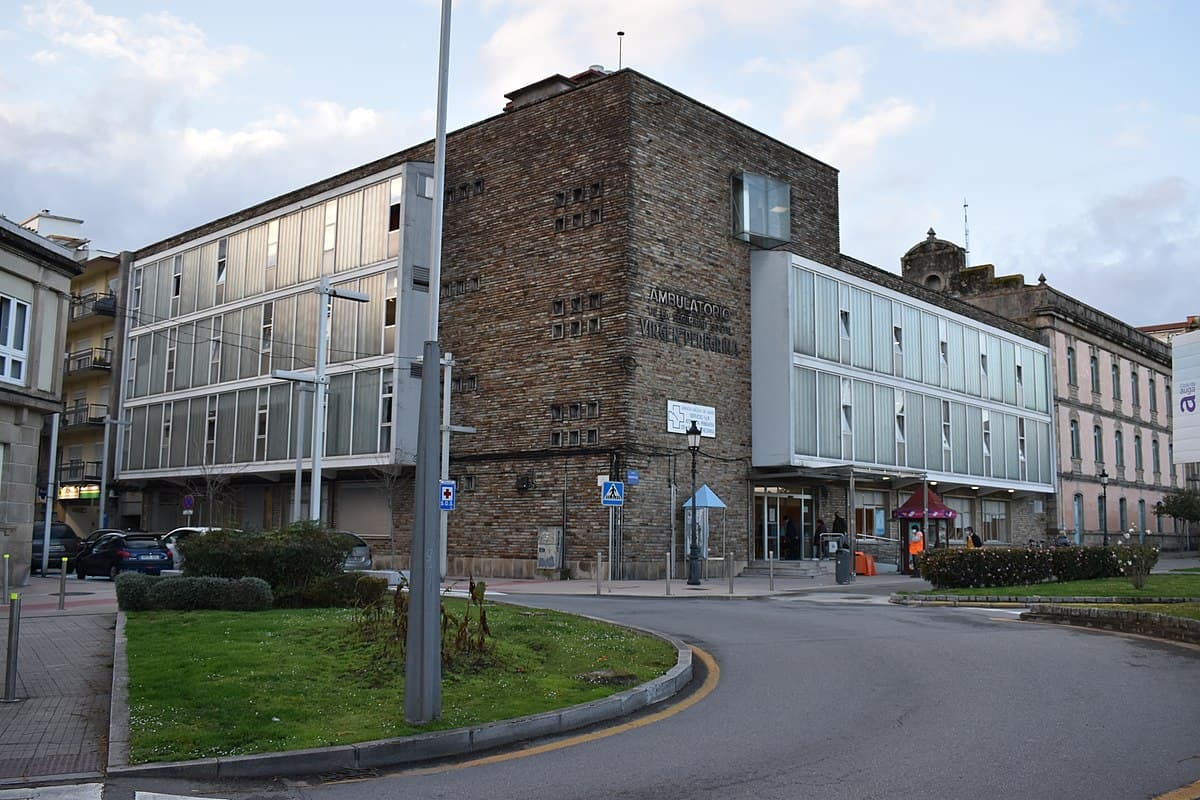 Vista exterior del Centro de Salud Virxe Peregrina en Pontevedra