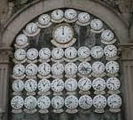 File:Reloxos no Parque do Pasatempo, Betanzos.jpg - Wikimedia Commons