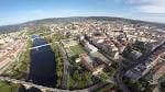 Vista aérea del Parque da Ponte, el río Miño y la ciudad de Ourense
