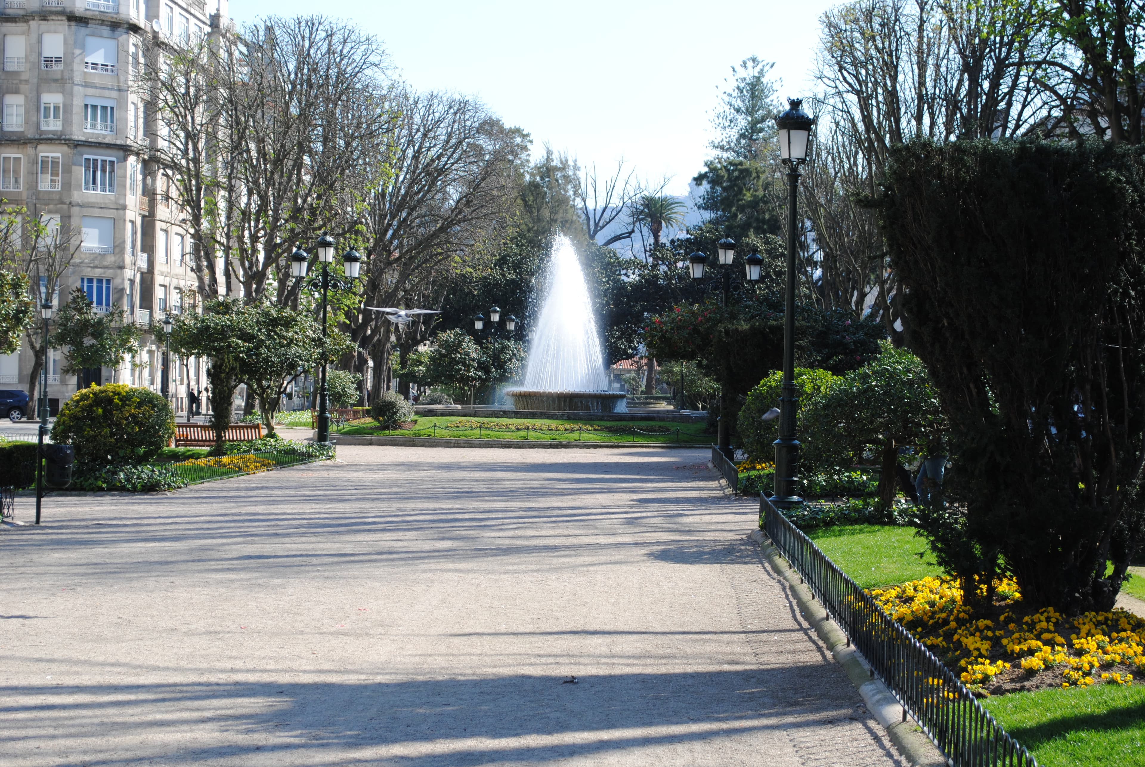 Paseo principal de la Alameda con fuente central