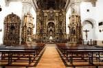 Interior de la Iglesia de San Paio de Antealtares con el altar mayor barroco