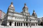 Palacio Municipal de María Pita en la Plaza, con perspectiva angular