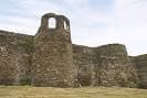 La Torre de A Mosqueira y un tramo adyacente de la muralla