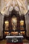 Altar mayor de la Basílica de Santa María la Mayor con retablo barroco