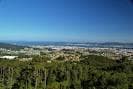 Vista panorámica diurna de la ciudad de Vigo y la ría desde el Parque Forestal de Beade