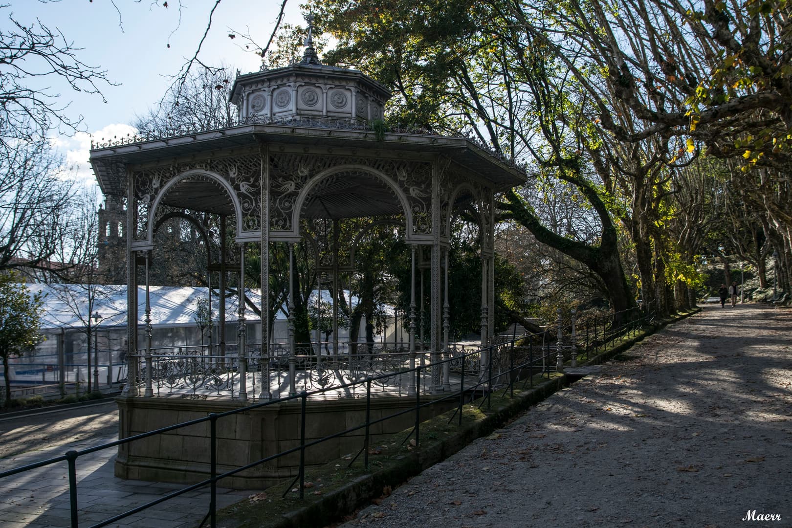 Vista lateral del Palco da Música en la Alameda de Santiago
