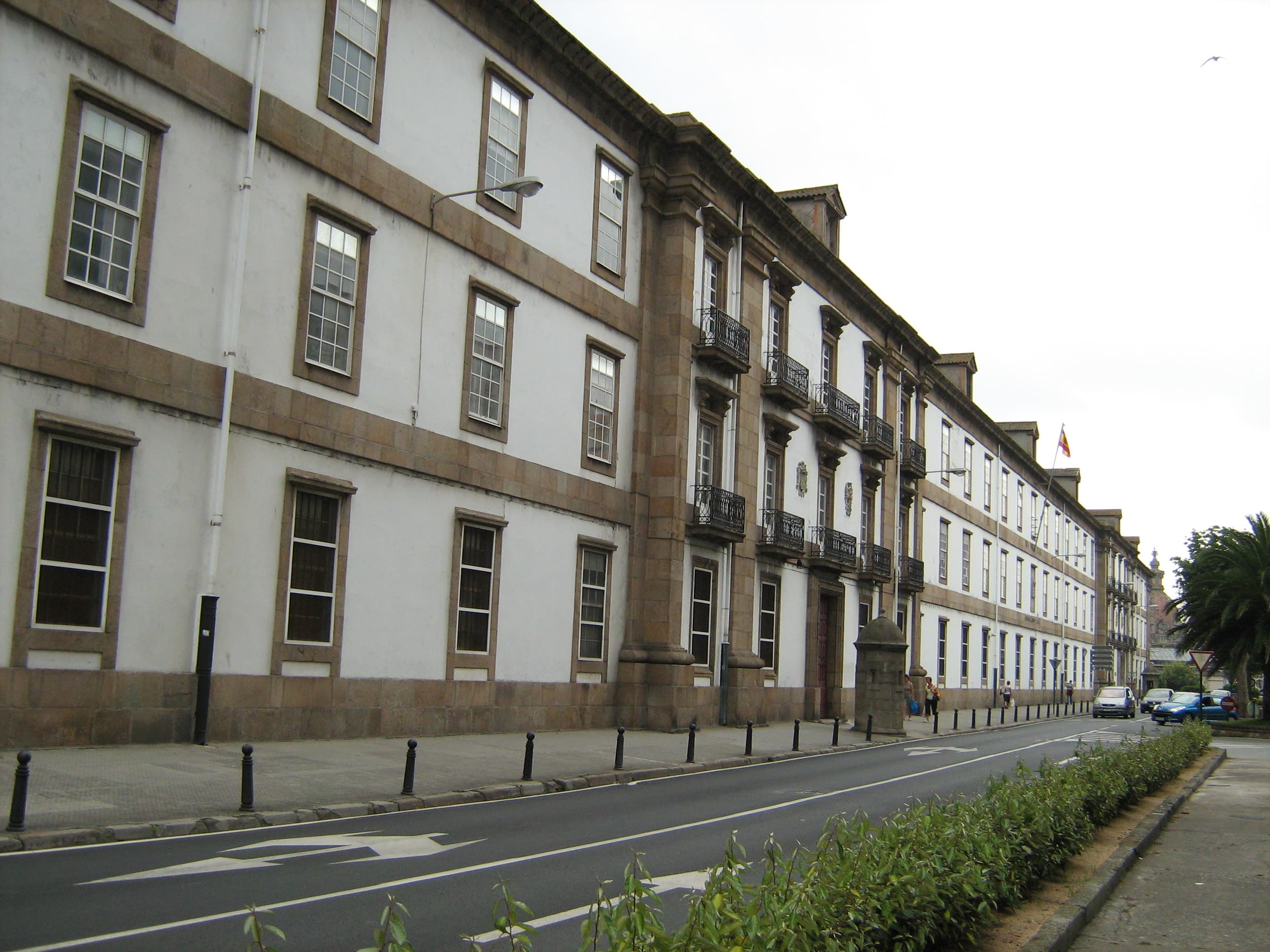 Vista exterior del Cuartel de Atocha en el Campo da Leña