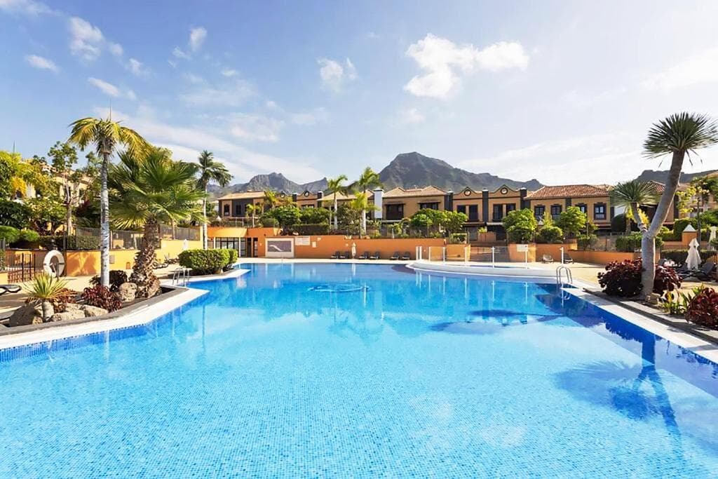 Classbnb - Exclusive Townhouse in Central Plaza del Duque Close to ...