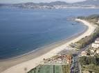Vista aérea de la curva de la Playa de Samil y sus alrededores
