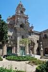 Vista exterior de la Iglesia y Convento de Santo Domingo con su torre campanario