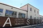 Vista exterior del Centro Cívico A Silva con su señalización