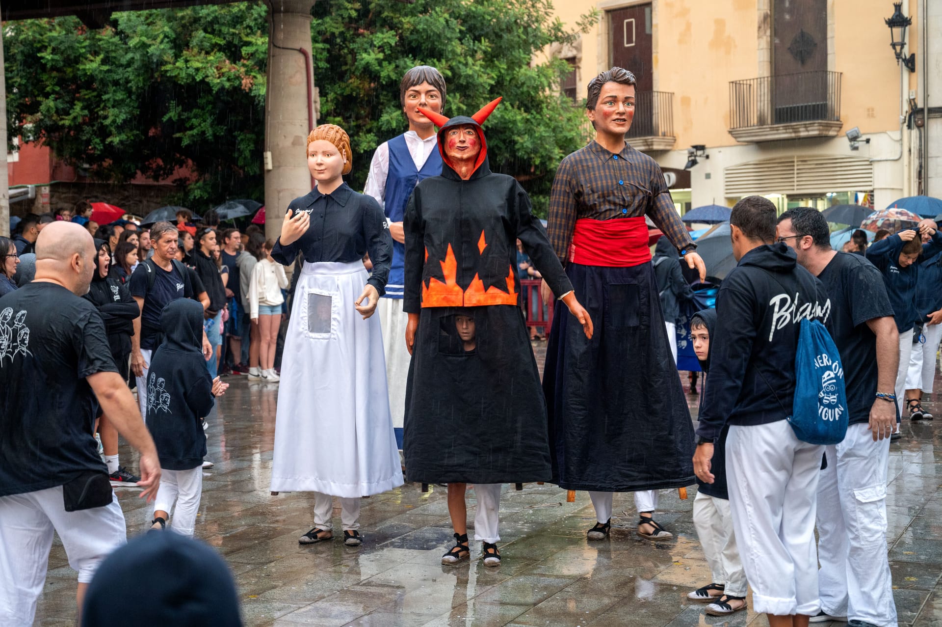 Trobada de gegantons! Festa Major de Blancs i Blaus 2026