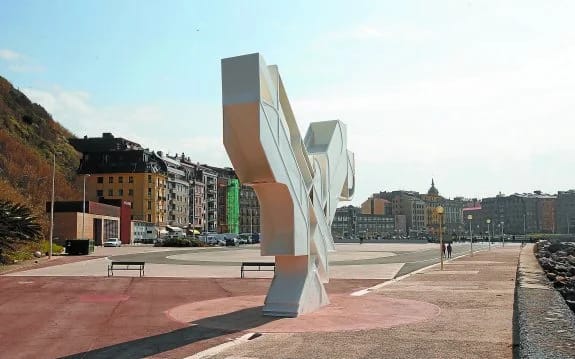 Surfskate en Sagüés: la nueva pista que llega este verano