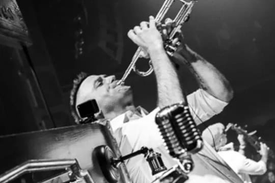 Swingtronics en el ciclo Quiosco de cristal