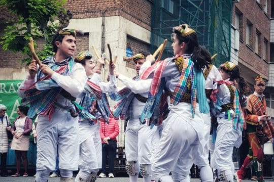 Alarde de danzas (Dantza Plazetan 2026)