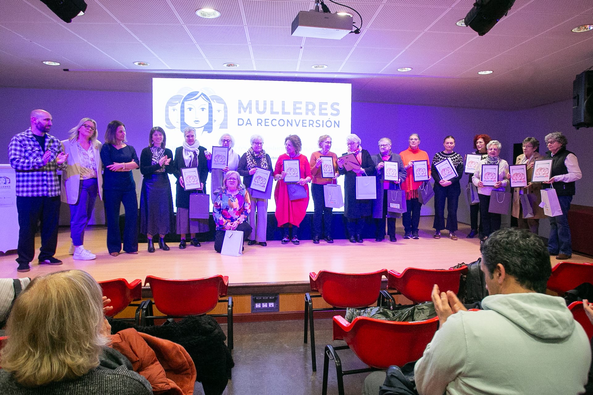 Off Galicia: Mulleres da Reconversion