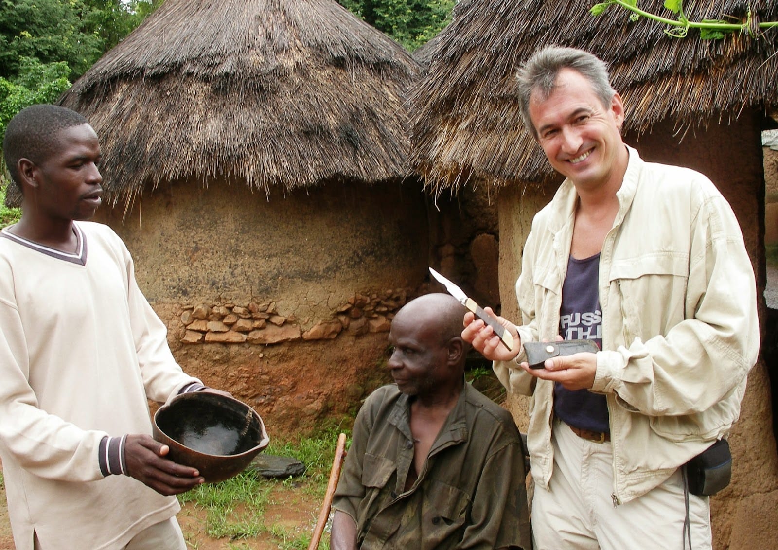 Presentación del libro 'Las vallas que nos aprisionan, los cayucos que nos ahogan'
