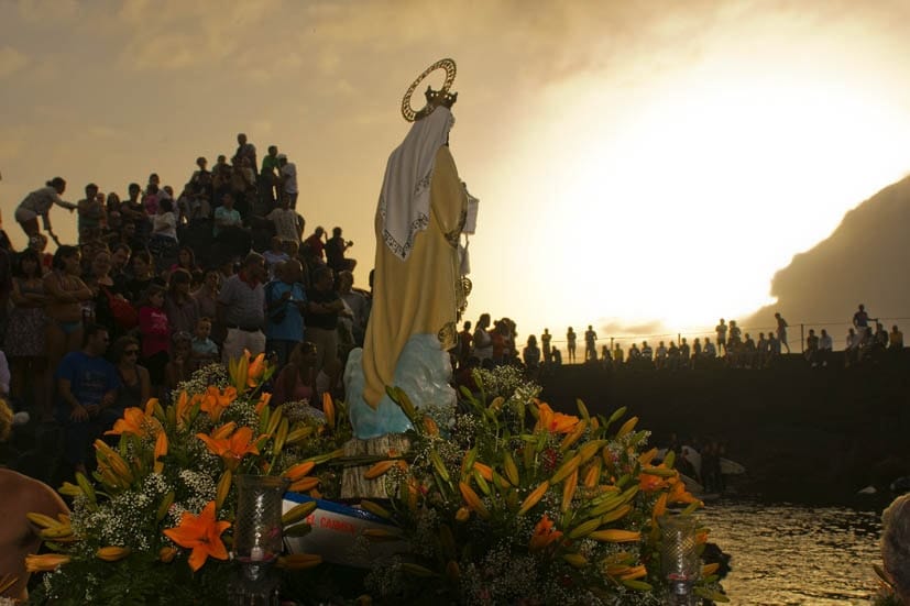 La Virgen del Carmen salió al mar en Punta del Hidalgo