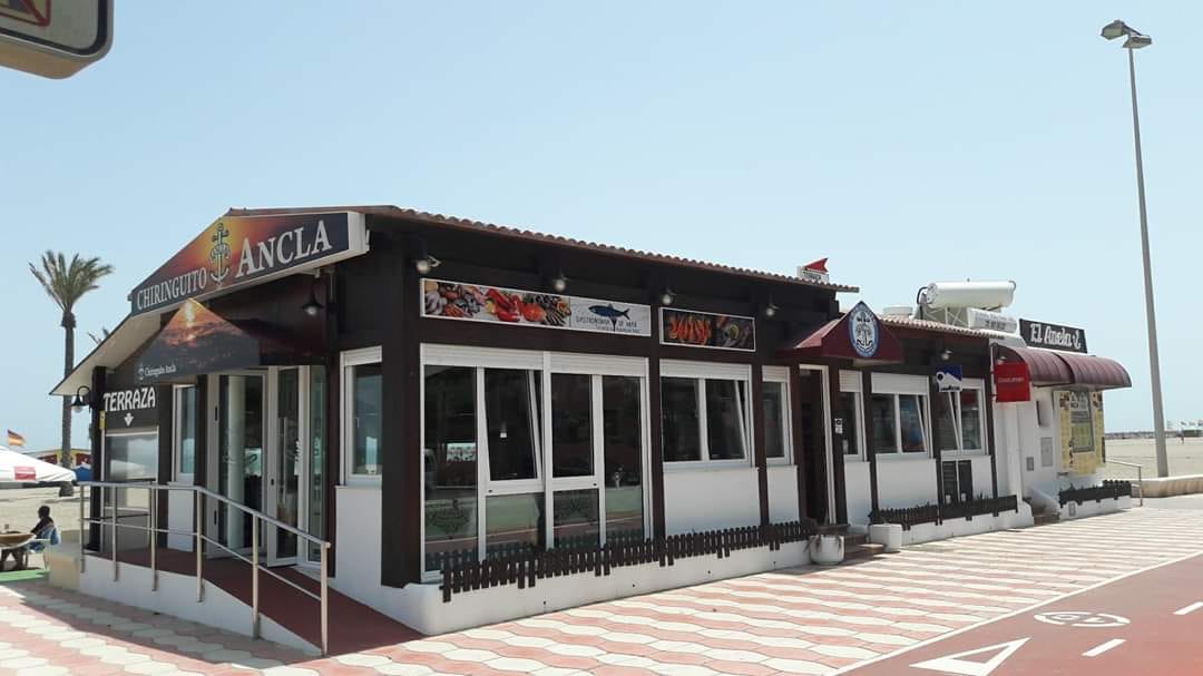 El Ancla: marisco y parrillada sobre la arena