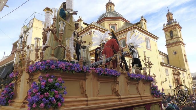 Salida procesional de la Abnegación de San Bernardo