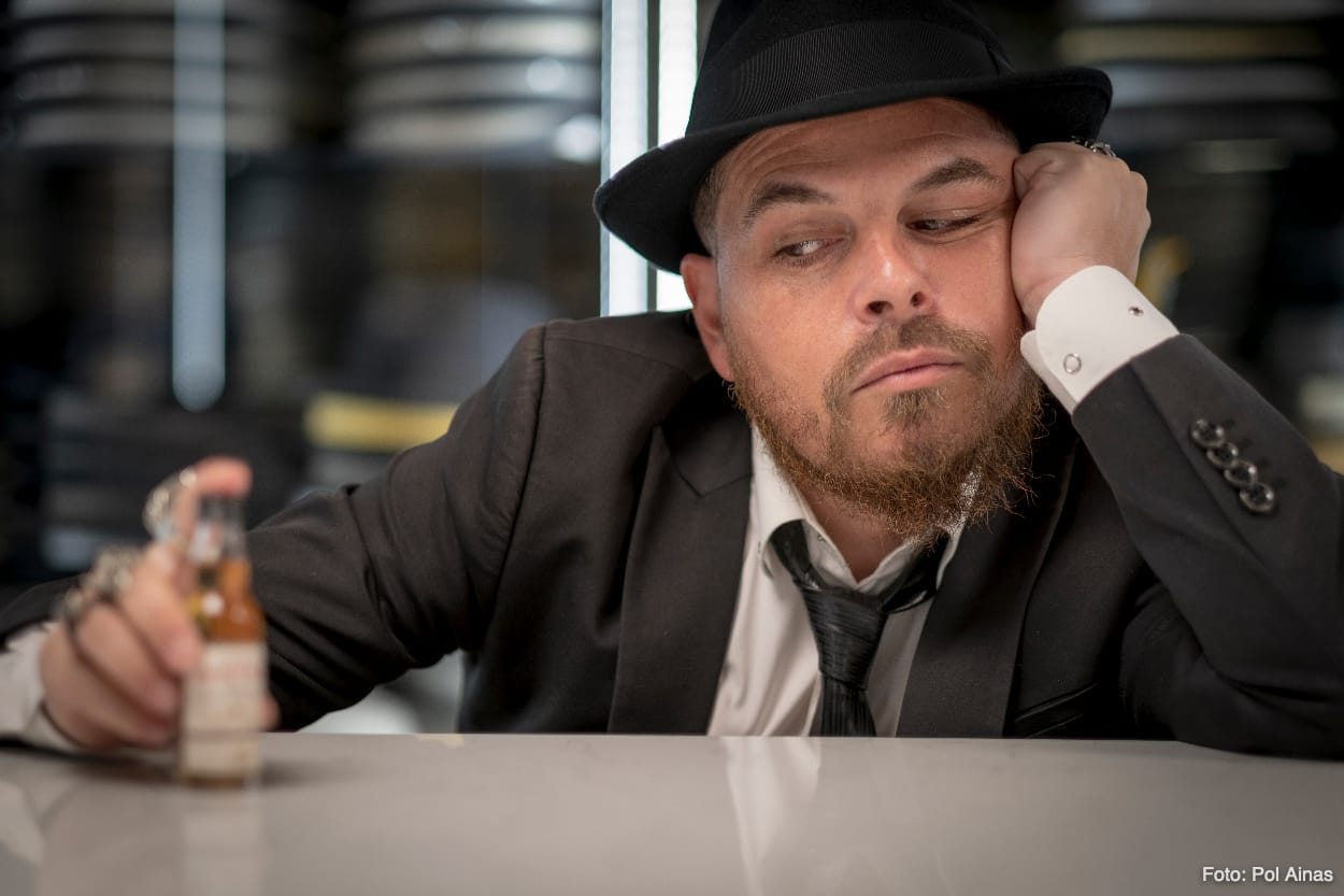 Jimmy Barnatán + Jam in blue