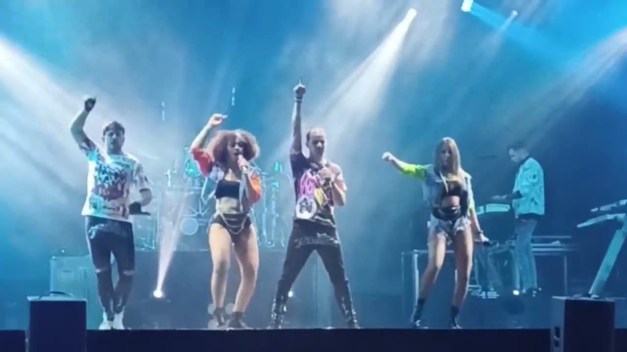 Actuación de Orquesta Cañón