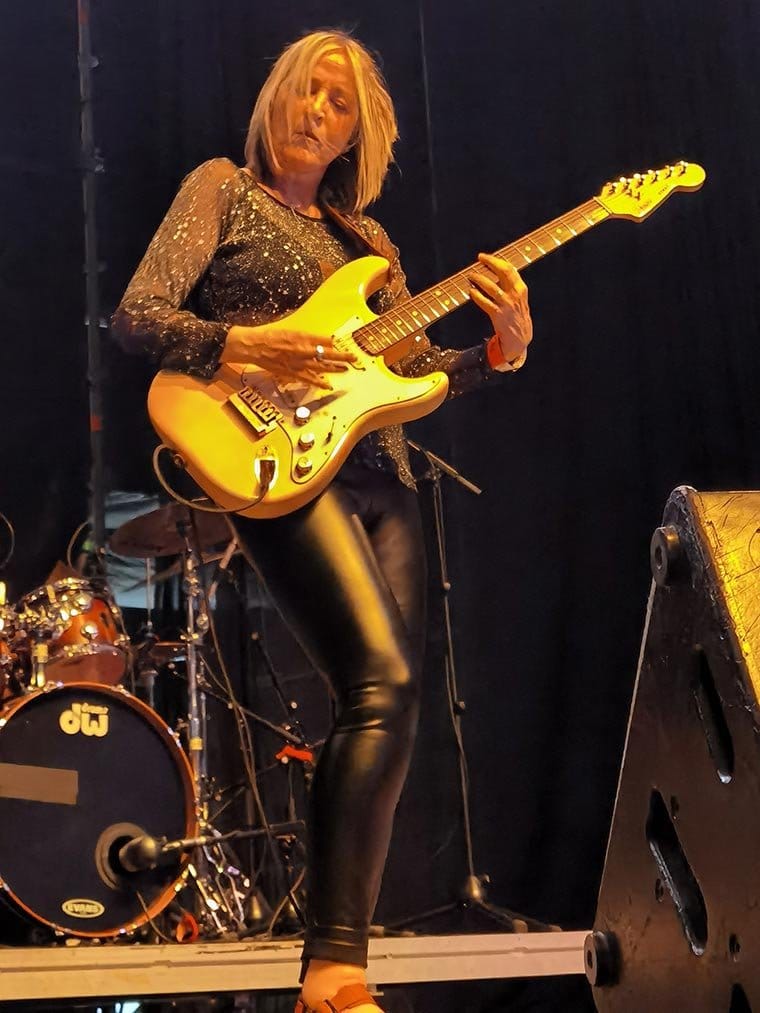 Nat Simons y Aurora Beltrán