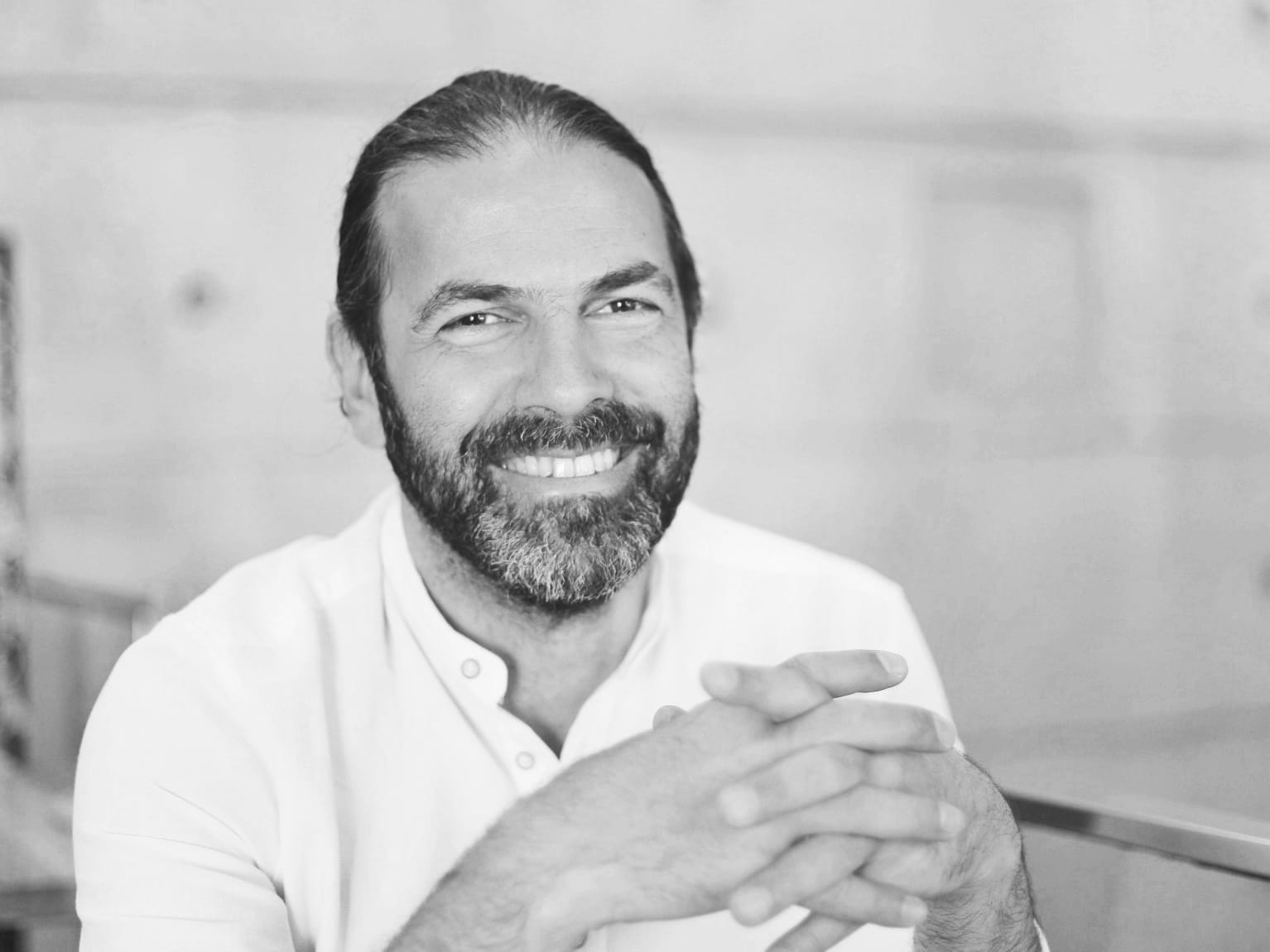 Club faro: José Edelstein: «La tiranía del azar. Una historia de la mecánica cuántica»